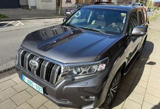 Toyota 2.8 D-4D Premium 7PLACES FULL OPTION NEUF