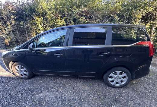 Peugeot 1.6 HDi 112ch FAP BVM6 Série Spéciale Famil ...