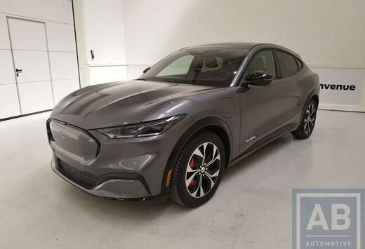 Ford * AWD - 99Kwh - Full Option  *