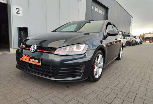 Volkswagen Golf 2.0 TSI Performance DSG