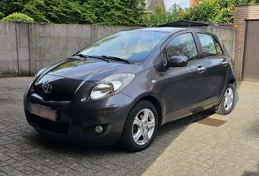 Toyota Yaris 1.3i VVT-i 16v Linea Sol