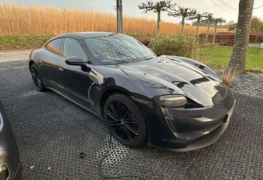 Porsche Taycan 93.4 kWh Taycan