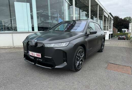 BMW iX 100.6 kWh xDrive45 M Edition