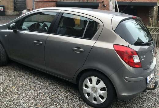 Opel Corsa 1.4i Black Edition