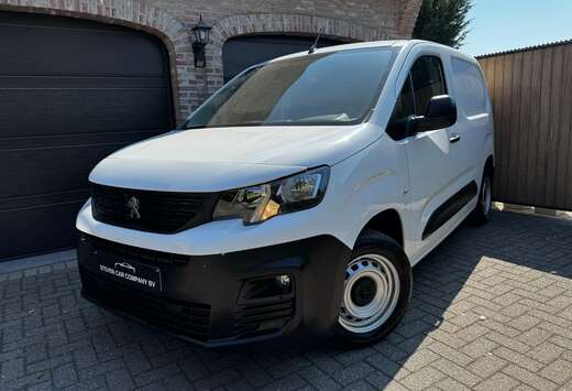 Peugeot | 3 ZIT | NAVI | CARPLAY | A/C | CRUISE CONTR ...