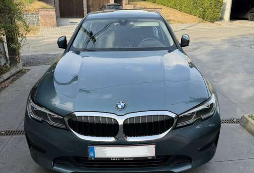 BMW 330e Plug-In Hybrid Luxury Line