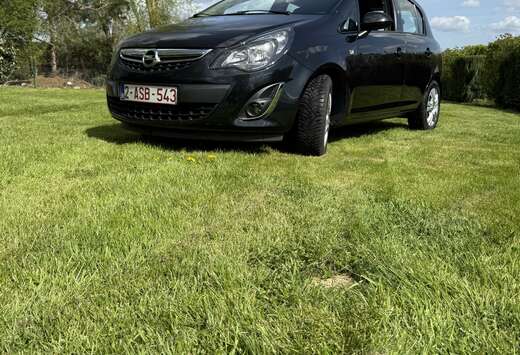 Opel 1.2i Black Edition