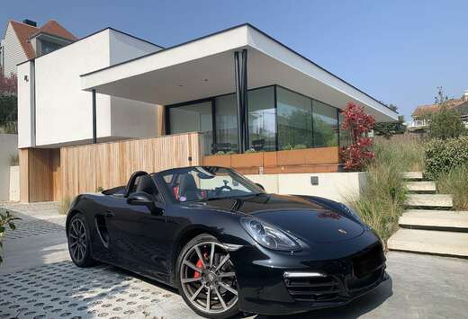 Porsche 2.7i Black Edition MY2016 Weinig kilometers
