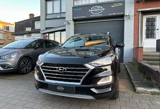 Hyundai 1.6i 2WD / GARANTIE / LEDER / PANO / NAVI / A ...