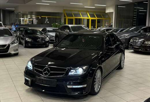 Mercedes-Benz 6.3 Atmosfer V8 336kW W204 Limousine An ...