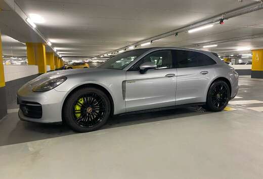 Porsche 4 2.9 V6 Turbo Platinium Edition PDK