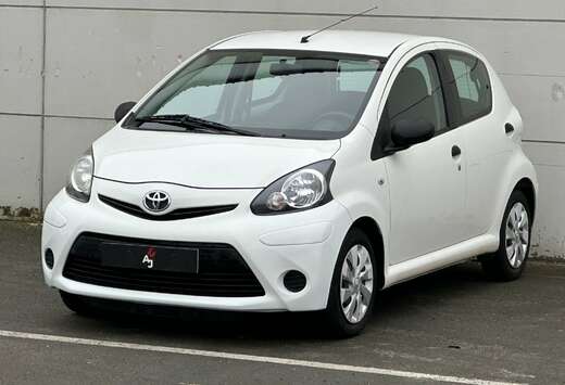 Toyota 1.0i Active