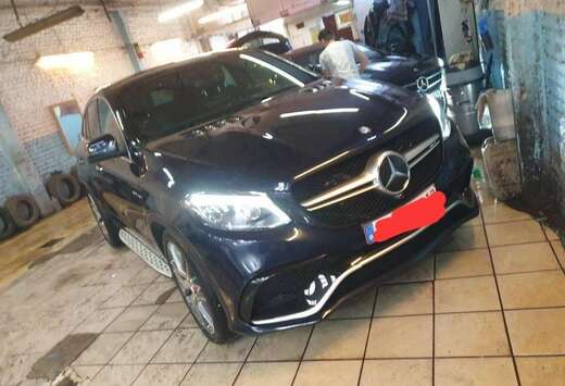 Mercedes-Benz Coupé S 4-Matic