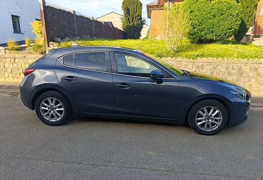 Mazda 3 1.5i Skydrive