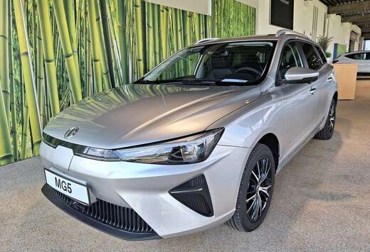 MG LUXURY 61 KwH FWD