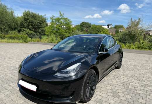 Tesla Model 3 75 kWh Long-Range Dual Motor