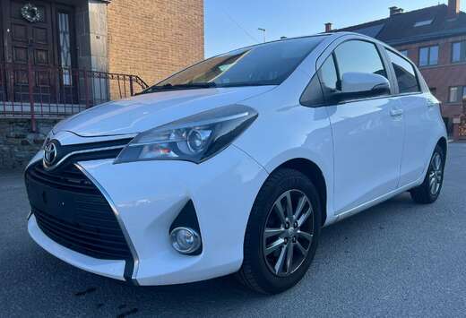 Toyota Yaris 1.0i VVT-i Active and pack Live 2