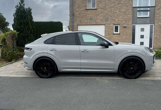 Porsche Coupé E-Hybrid 3.0 Turbo V6 (346 kW)