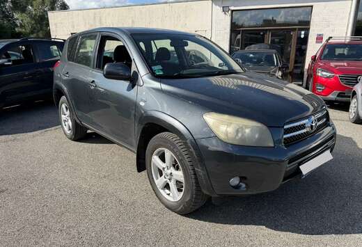 Toyota RAV4 2.2 Turbo