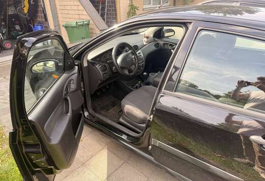 Ford Focus 1.6i SE 16v Ambiente
