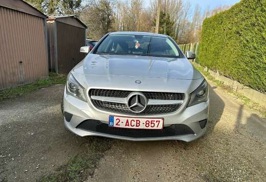 Mercedes-Benz CLA 180 essence Automatique 1.6