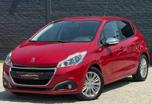 Peugeot 208 1.2i Style Edition /CarPlay/Navi/Led/Gara ...