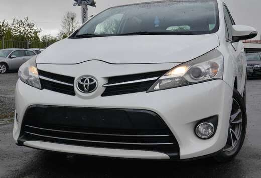 Toyota 1.6 D-4D Comfort 7pl.GPS*TOIT PANO*CAMERA*