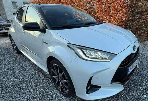 Toyota 1.5 Hybrid e-CVT Style + Bi-Tone + Navi + High ...