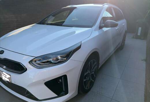 Kia Ceed SW 1.6 CRDi MHEV GT-Line e-Clutch