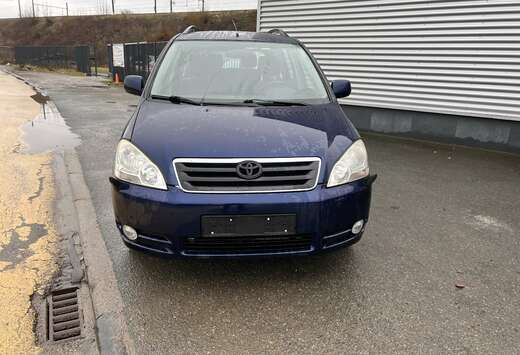 Toyota 2.0 VVTI 7 Place  Uniquement Pour Export