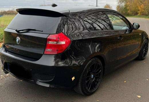 BMW 116iA CARPLAY/ANDROID AUTO