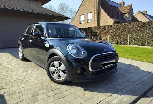 MINI MET CARPLAY EN 1 JAAR GARANTIE