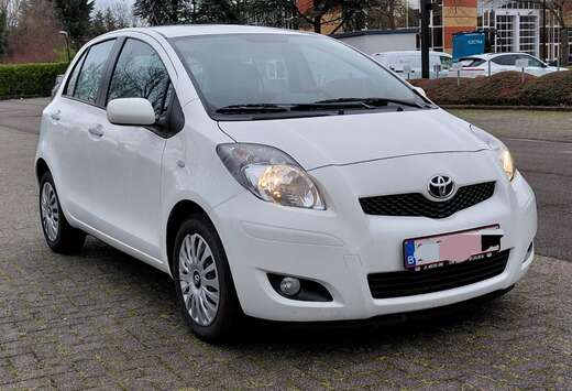 Toyota 1.3i. 16v . AUTOMATIQUE. AIRCO.