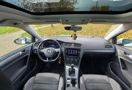 Volkswagen Golf 2.0 SCR TDi 1st Edition