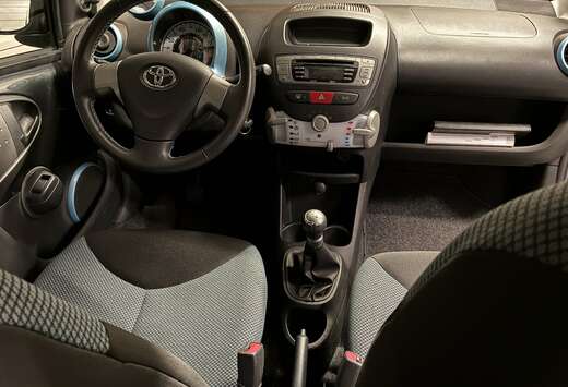 Toyota Aygo 1.0i Color Edition
