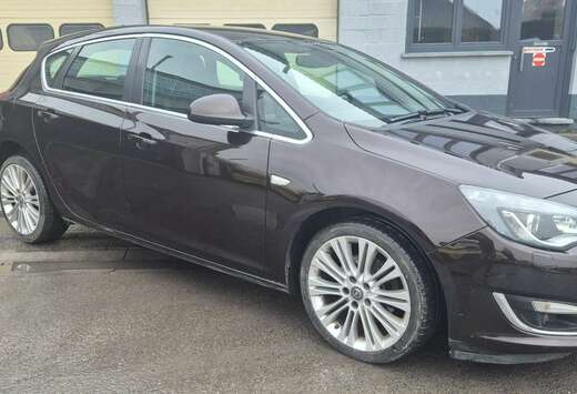 Opel Astra 1.6 CDTi ecoFLEX Cosmo Start