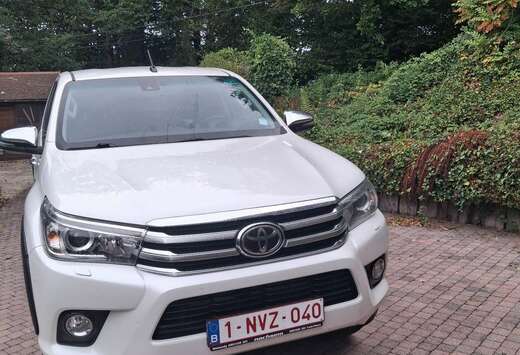 Toyota 2.4 D-4D 4WD Comfort (EU6.2)