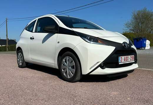 Toyota 1.0i Life