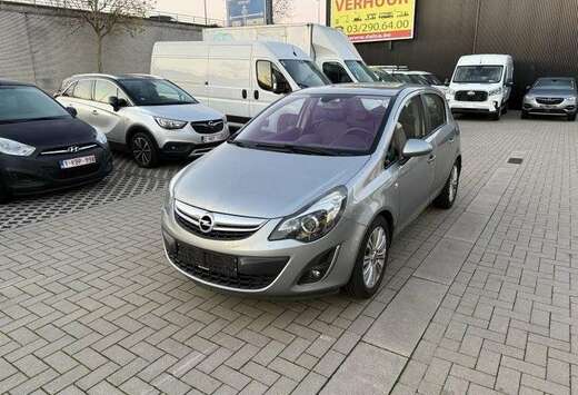 Opel 1.4 16V Edition showroomstaat