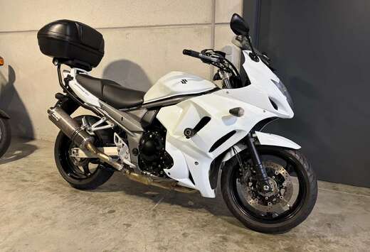 Suzuki GSX1250FA zalige toermoto met topcase
