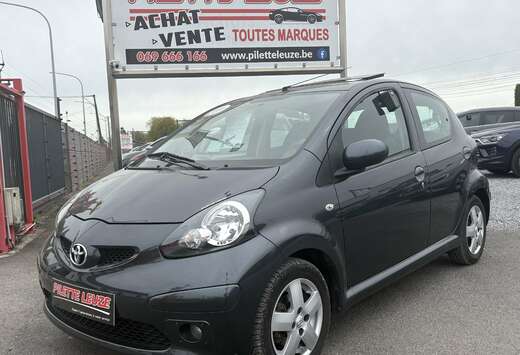 Toyota TOIT OUVRANT/NOUVELLE EMBRAYAGE/FAIBLE CONSOMM ...