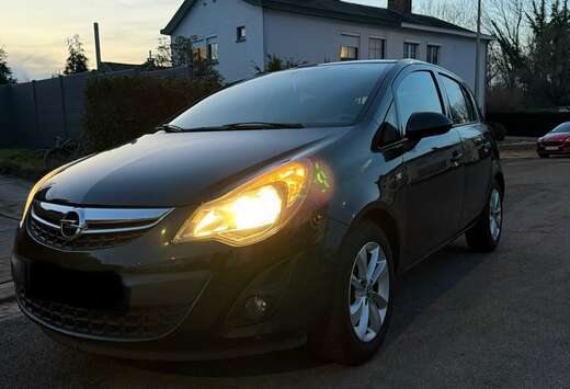 Opel 1.2i Black Edition