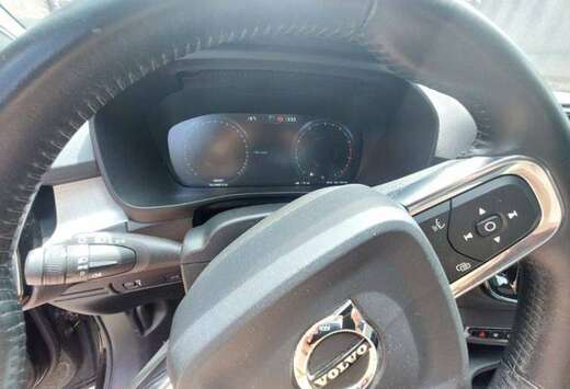 Volvo XC40 2.0 T4 Momentum Pro Geartronic