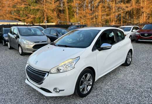 Peugeot 208 1.2i Allure