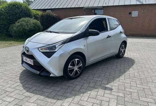 Toyota 1.0i VVT-i x-clusiv
