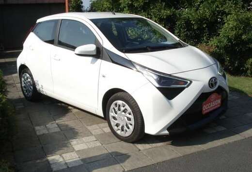 Toyota 1.0i VVT-i x-play