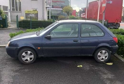 Ford 1.3i Ambiente Silverline