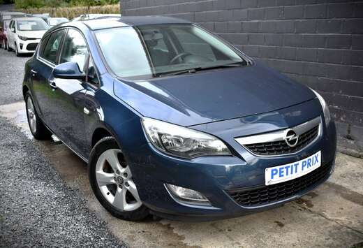 Opel Astra 1.7 CDTi / AC / BLUETOOTH