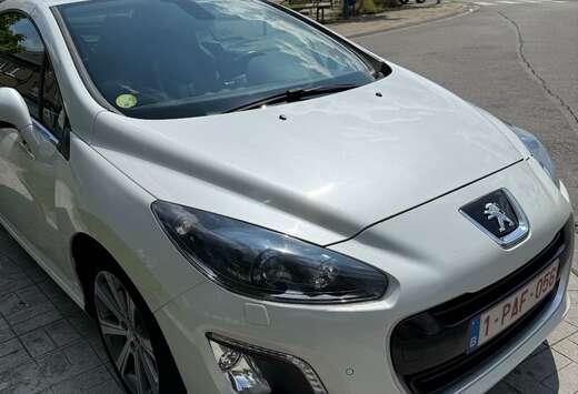 Peugeot 308 CC 2.0 HDi Feline