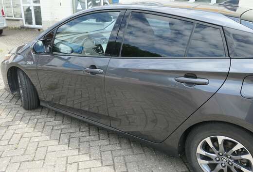 Toyota Prius Plug-in Hybrid Solar